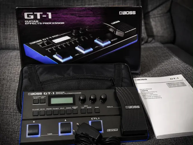 Pedaleira boss gt-1