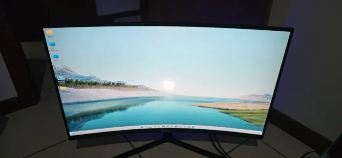 Monitor Gamer Philco 32" tela curva de 165Hz com Freesync e modo mira