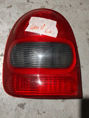 Lanterna direita Corsa Hatch 