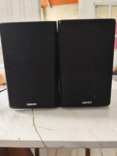 Caixa Edifier RI580MB