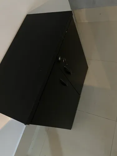Armário multiuso preto
