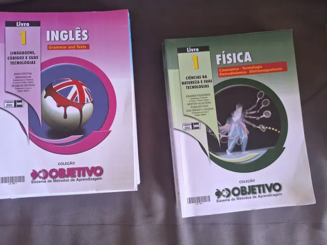 Livros pre vestibular Objetivo