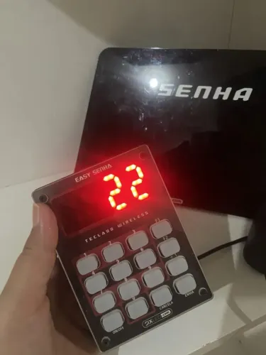 Painel de Senha Ideal para Estabelecimentos de Alimentação Pronta entrega