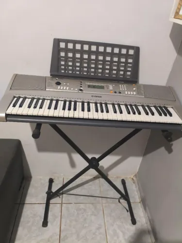 Teclado Yamaha PSR-E313 + Suporte + Pedestal + Capa