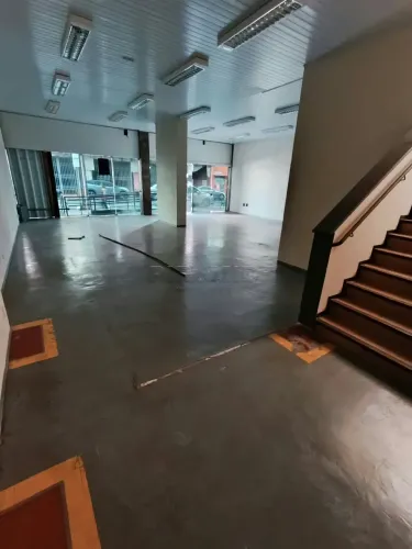 Ponto comercial Amplo com Vitrine | 238,80m² , com piso superior - Bairro Centro, (Zona Ce