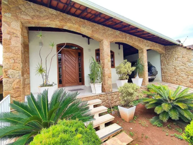 Casa à venda - Tirol, 4 quartos - Belo Horizonte