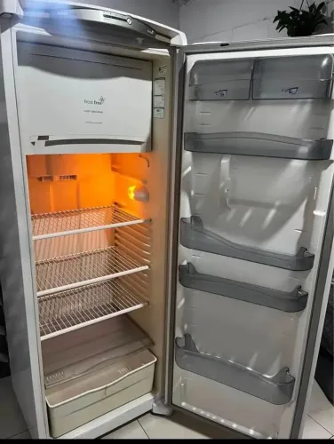 Geladeira Consul 400,00