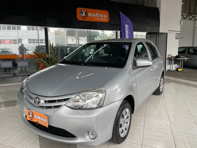Toyota Etios X 1.3 Flex 16V 5P Mec. 2014