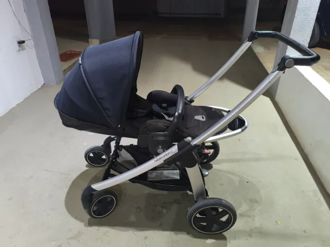 Vendo Carrinho de bebê - 450,00
