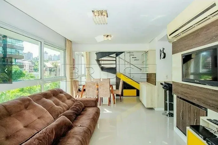 Duplex ensolarado à venda tem 105 m2 com 2 quartos | 2 suíte em Petrópolis - Porto Alegre