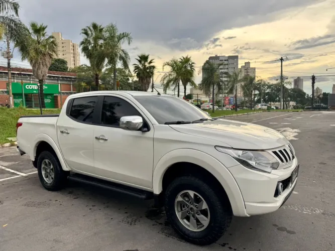 Mitsubishi L200 Triton Sport HPE 2.4 CD Diesel Aut. 2020