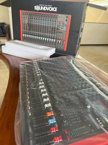Mesa do som SoundVoice 16.4 EUX