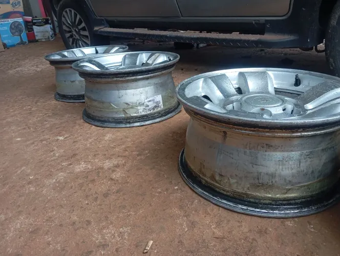 Roda da Hilux 1997 aro 15 