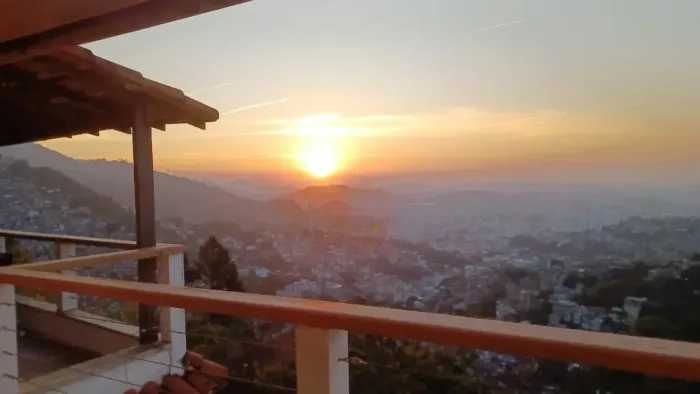 Condominio fechado, 4 quartos, totalmente mobiliado