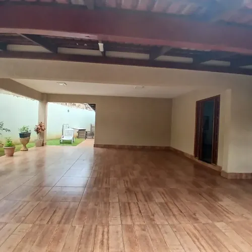 Casa para venda possui 364 metros quadrados com 5 quartos em Santa Genoveva - Goiânia - Go