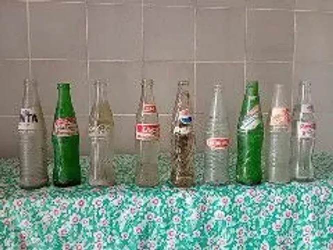 Garrafas de refrigerante pequena décadas 70 a 90, várias marcas.