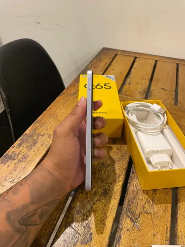 Realme C65 Novo 256gb 16 de RAM