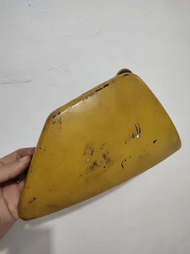 Lateral esquerda intruder 125 amarela 