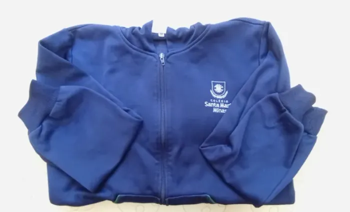 Vendo uniforme, usado, agasalho tamanho 14 do colégio Santa Maria Minas