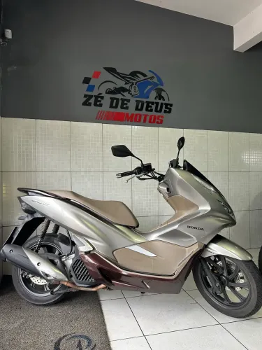 PCX 150 DLX