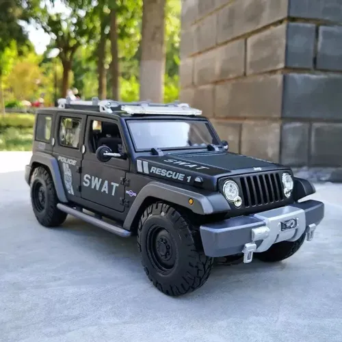 Miniatura Maisto 1/18 Jeep Rescue Concept SWAT Preto