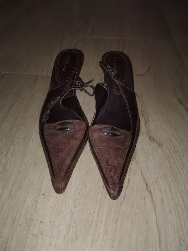Sapato vintage marrom luz da lua