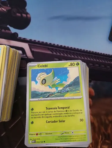 Bolo de carta Pokémon com mais de 100 unidades em cada tenho mais de cinco bolos para