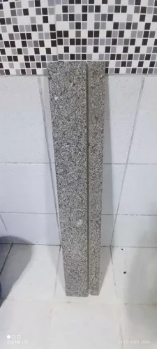 Peitoril debmarmore com furo de 1,50 × 19cm