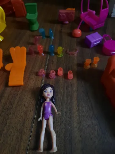 Acessórios Polly Pocket resort cola e descola