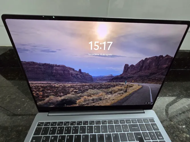 Galaxy Book 4 ultra / i7 / 32ram / 1tb ssd / 6gb placa gráfica