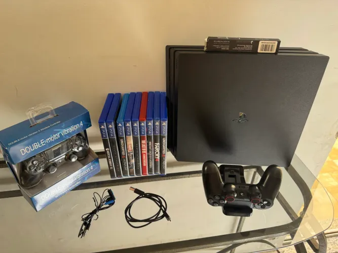 PS4 PRO 1TB (REVISADO, COMPLETO E MUITO CONSERVADO)