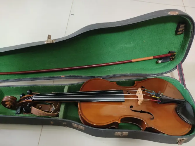 Violino antigo tranquilo Giannini cópia do Stradivarius 1711