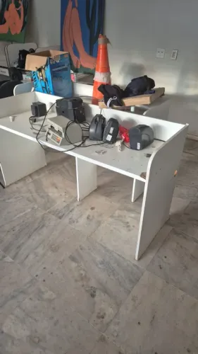 Vende-se mesa madeira/mdf