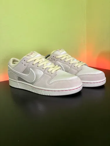 Nike SB Dunk Low City Of Love Light Bone