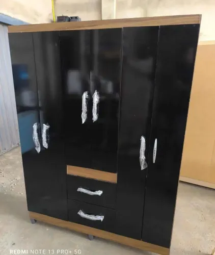 Guarda roupas novo