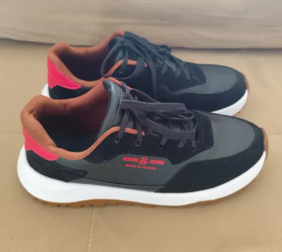 Tênis John John Novo usado 1x - (42) mas ideal para quem calça 40. Leia o anúncio