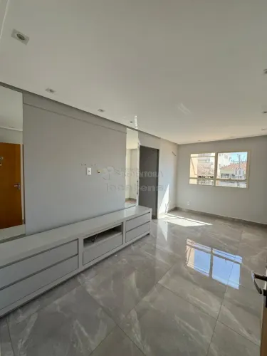 Apartamento Padrão para Venda, bom para renda, já ALUGADO, com 02 Dormitórios no bairro Hi