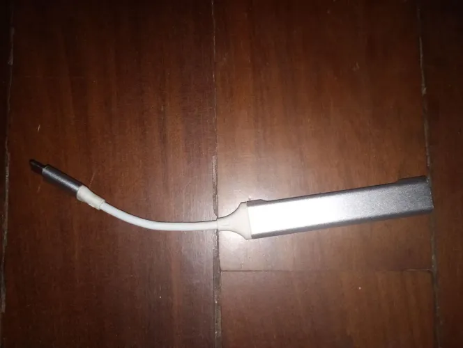 USB tipo C com 4 entradas funciona perfeitamente pouco usado !!!!