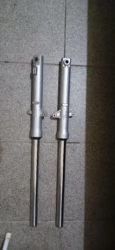Vendo Suspensão dianteira 150/160 freio p tambor