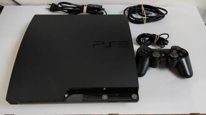 PlayStation 3 modelo slim