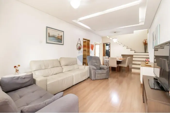 Casa com duas unidades independentes, piscina e área gourmet no Jabaquara