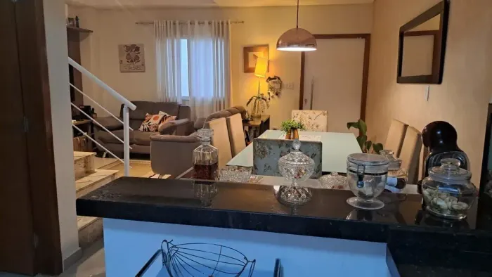 Sobrado com 3 dormitórios à venda, 120 m² por R$ 636.000,00 - Vila Areao - Taubaté/SP