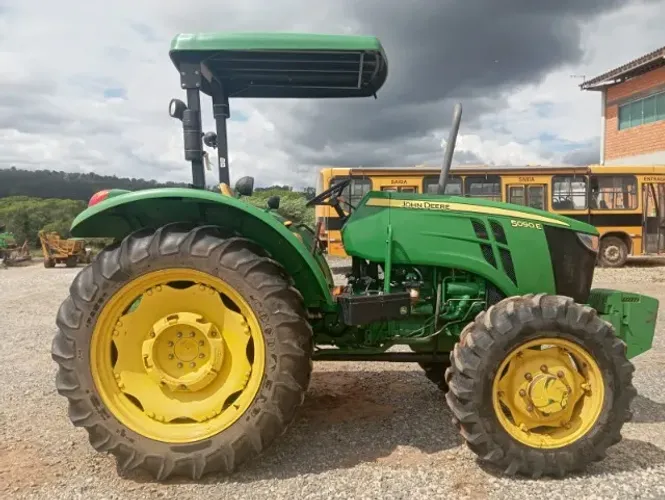 Trator John Deere