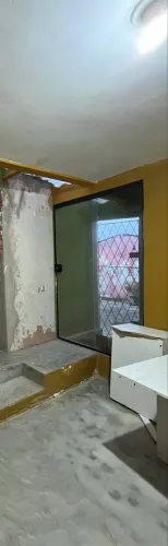 Porta de vidro com tranca