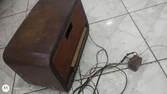  rádio antigo Semp PT-76