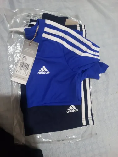 Conjunto Adidas original, infantil tamanho 4/5