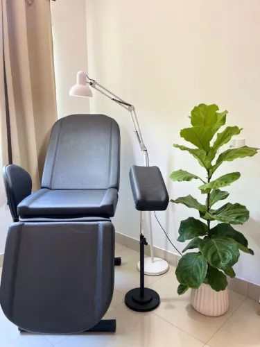 KIT MACA FIXA PARA ESTÉTICA PEM 01 COM REGULAGEM DE POSIÇÃO + MOCHO SELA + APOIO DE BRAÇO