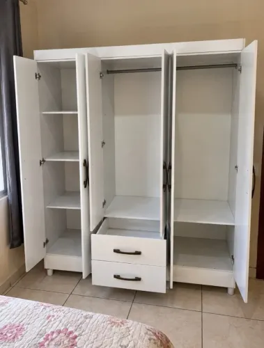 Guarda Roupas Casal Com Espelho (Produto Novo)