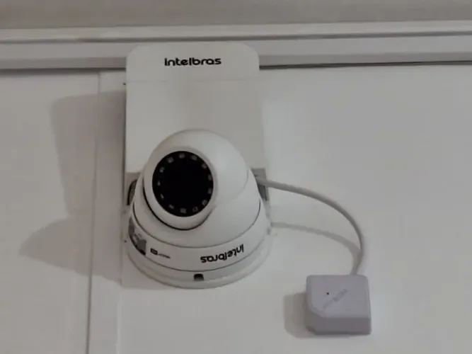 5 Cameras e DVR HD 2 T - INTELBRAS