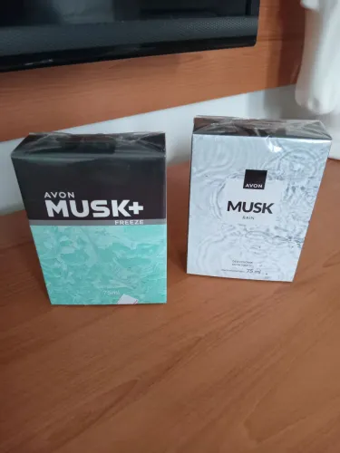2 Deo Colônia Musk avon 75ml